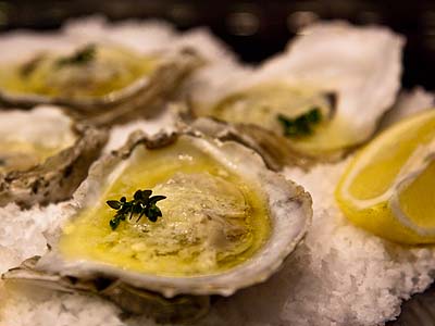 baked oysters with fresh thyme and garlic